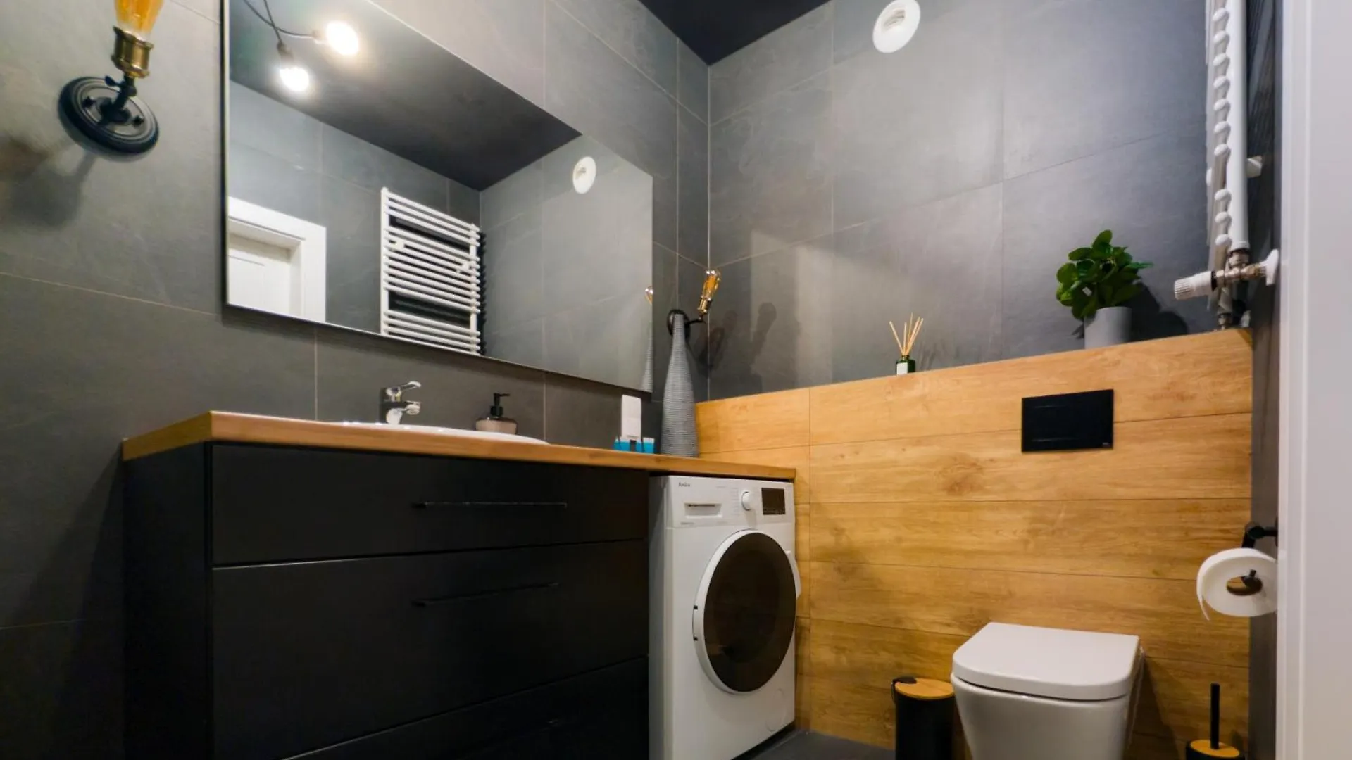 Wroclaw Urban Chic Apartment