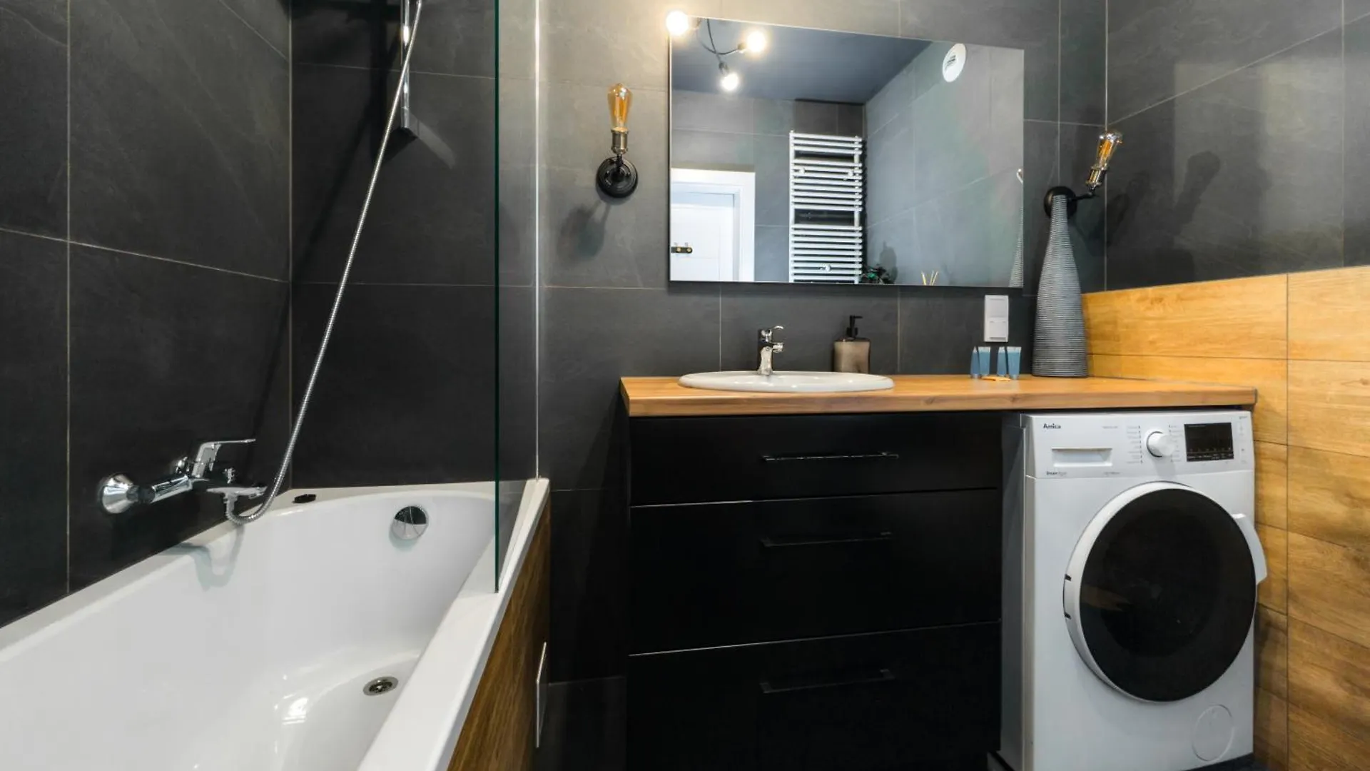 Wroclaw Urban Chic Apartment